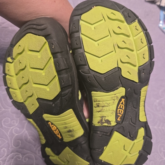 Keen Size 1 Kids Sandals - Picture 4 of 7